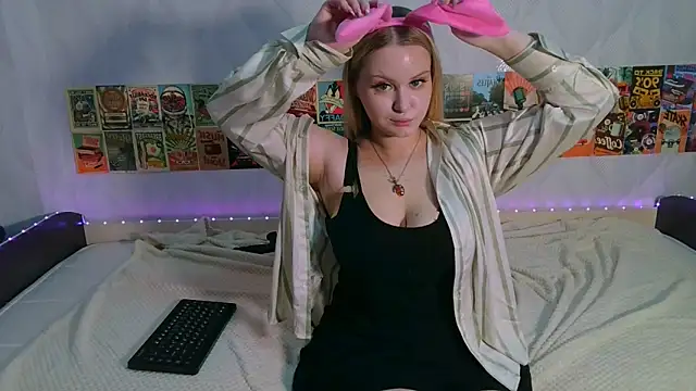 Snapshot of Beatrice_7 chatting on March 8, 2025, 9:50 am Beatrice 7 online show from March 8, 2025, 9:50 am