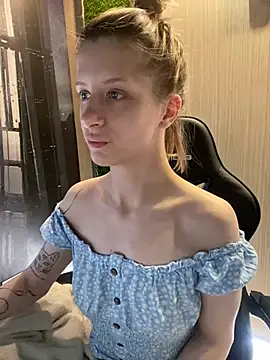 Snapshot of amorearte_m chatting on March 14, 2025, 12:10 am amorearte m online show from March 14, 2025, 12:10 am