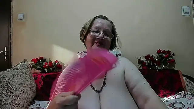SingleMILF online show from July 7, 2026, 3:49 pm