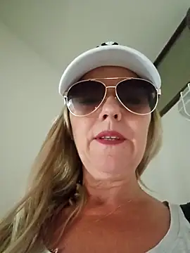 Melody73 online show from October 24, 2025, 11:39 am