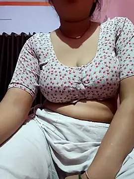 Snapshot of Beautiful_Puja chatting on March 8, 2025, 4:28 pm Beautiful Puja online show from March 8, 2025, 4:28 pm