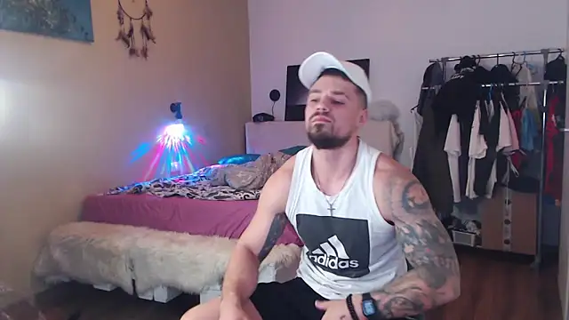 Tiberius hunk online show from February 2, 2026, 4:33 am