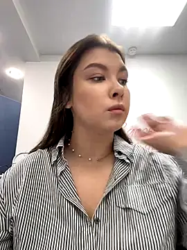 HannaJohnson online show from December 19, 2025, 6:20 am