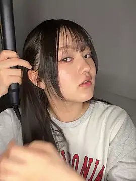 MinaKubo online show from April 17, 2026, 1:36 pm