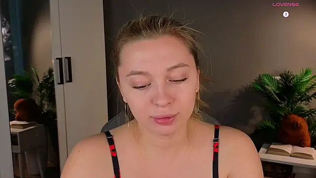 christie luv online show from February 12, 2026, 11:05 am