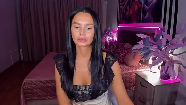 DanaSincere online show from November 18, 2025, 3:56 am