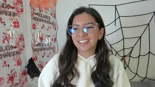 emilyy cooperr online show from October 17, 2025, 12:19 pm