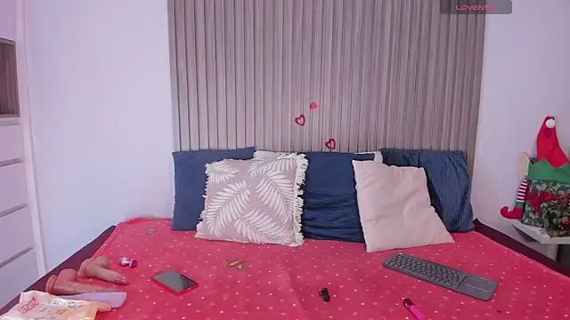 Zoe-S online show from November 13, 2025, 10:08 pm