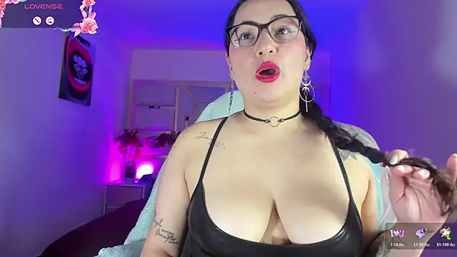 Snapshot of tamara_rouse1 chatting on December 15, 2025, 5:01 am tamara rouse1 online show from December 15, 2025, 5:01 am