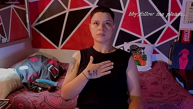 demimoore222 online show from November 3, 2025, 8:43 pm