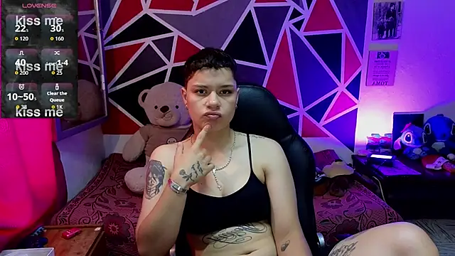 Snapshot of demimoore222 chatting on December 19, 2025, 3:19 pm demimoore222 online show from December 19, 2025, 3:19 pm