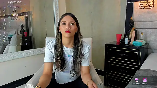 Snapshot of LiliJensen chatting on November 6, 2025, 8:43 pm LiliJensen online show from November 6, 2025, 8:43 pm