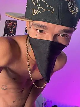 CRAZY-BOY99 online show from May 31, 2026, 11:06 am
