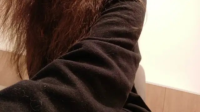 BeeBlossom online show from November 29, 2025, 3:48 pm