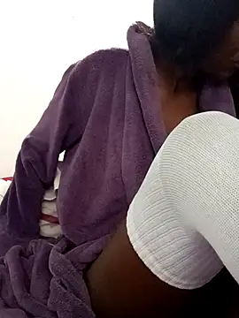 Snapshot of Missvixen81 chatting on October 31, 2025, 4:13 am Missvixen81 online show from October 31, 2025, 4:13 am