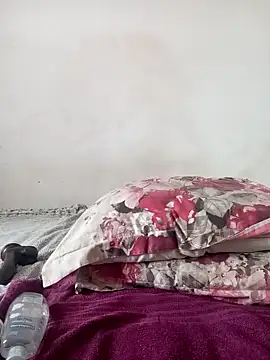 Snapshot of Missvixen81 chatting on December 1, 2025, 9:03 am Missvixen81 online show from December 1, 2025, 9:03 am