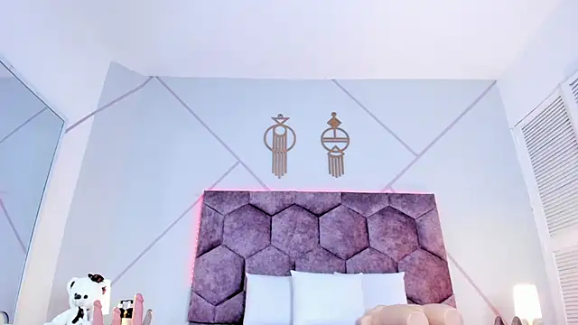 Snapshot of aurora_collinss_ chatting on January 13, 2026, 12:54 pm aurora collinss online show from January 13, 2026, 12:54 pm