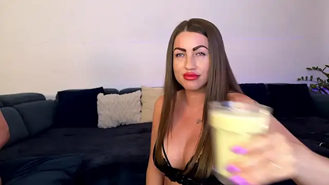 Milf Andy online show from July 29, 2026, 1:31 pm