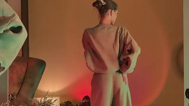 Amanda River online show from September 14, 2025, 7:57 pm