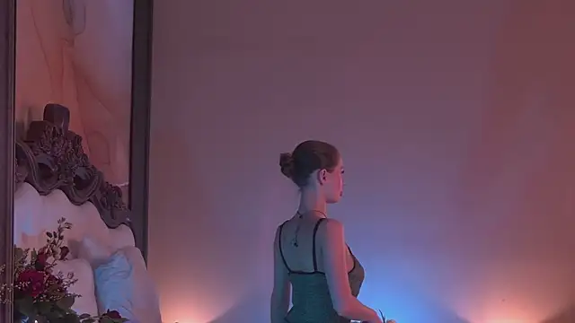 Amanda River online show from November 5, 2025, 7:03 pm