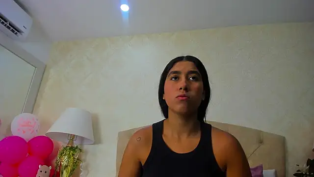 Mia Montess online show from April 9, 2026, 4:34 pm