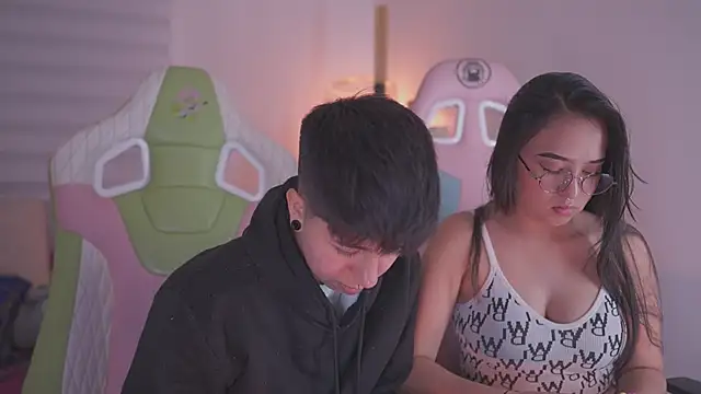 Snapshot of tommy_blue chatting on November 28, 2025, 2:53 pm tommy blue online show from November 28, 2025, 2:53 pm