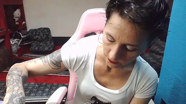 Snapshot of gatitahot-silvy chatting on July 29, 2026, 7:23 pm gatitahot-silvy online show from July 29, 2026, 7:23 pm
