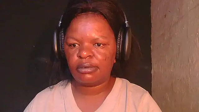 Snapshot of ebony_rose11 chatting on January 13, 2026, 4:18 am ebony rose11 online show from January 13, 2026, 4:18 am