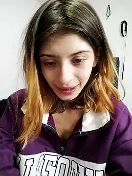 KratosAfroditacs online show from December 18, 2025, 12:17 am