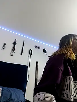 KratosAfroditacs online show from February 25, 2026, 9:35 pm