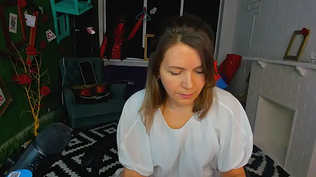 NicoleHitman online show from March 5, 2025, 12:55 pm