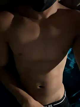 Snapshot of maxx777 chatting on September 21, 2025, 8:32 pm maxx777 online show from September 21, 2025, 8:32 pm