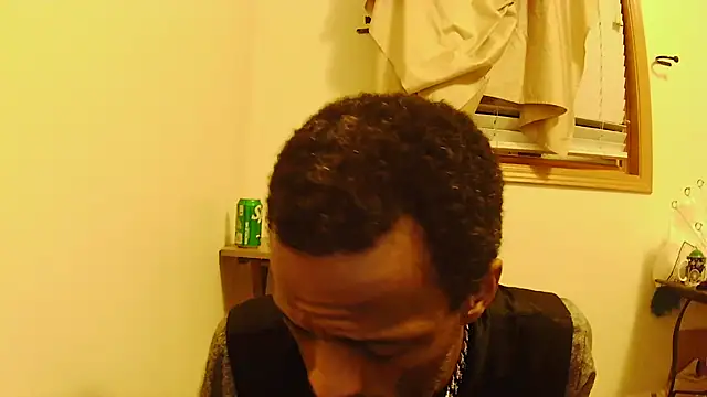 Snapshot of BadazzRXL chatting on November 28, 2025, 2:47 am BadazzRXL online show from November 28, 2025, 2:47 am