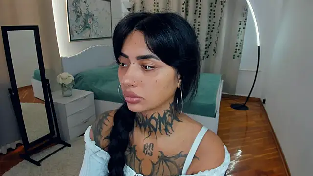 CharimgSabrina online show from September 22, 2025, 7:10 am