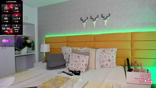 LeilaHiuston online show from February 19, 2026, 1:45 am