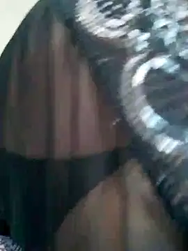 Snapshot of Sandra42 chatting on October 27, 2025, 10:08 am Sandra42 online show from October 27, 2025, 10:08 am