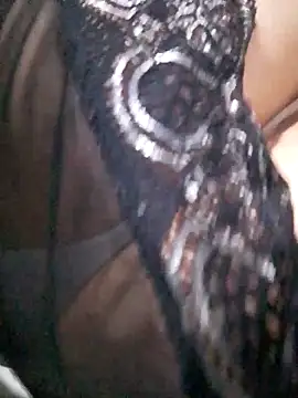 Snapshot of Sandra42 chatting on November 19, 2025, 9:53 am Sandra42 online show from November 19, 2025, 9:53 am