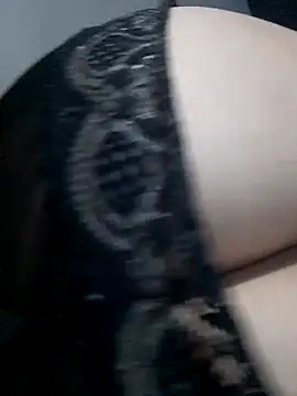 Snapshot of Sandra42 chatting on December 14, 2025, 9:08 pm Sandra42 online show from December 14, 2025, 9:08 pm