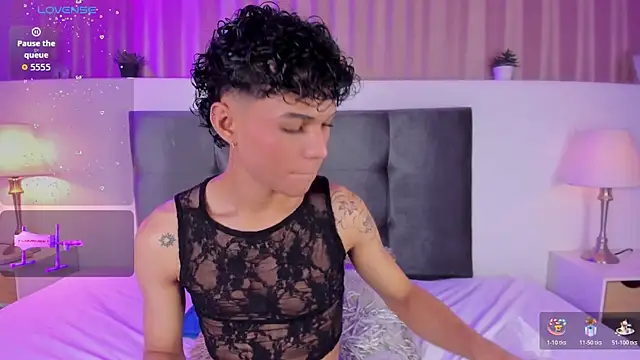 Snapshot of Kai_riptide chatting on October 17, 2025, 8:00 pm Kai riptide online show from October 17, 2025, 8:00 pm