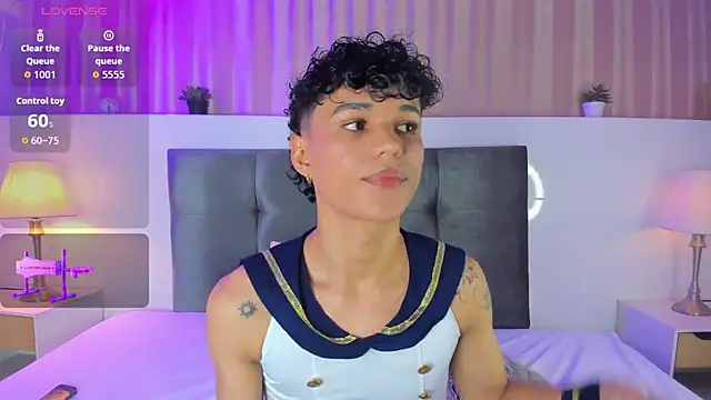 Snapshot of Kai_riptide chatting on November 6, 2025, 8:43 pm Kai riptide online show from November 6, 2025, 8:43 pm