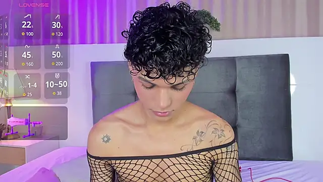 Snapshot of Kai_riptide chatting on November 18, 2025, 8:35 pm Kai riptide online show from November 18, 2025, 8:35 pm