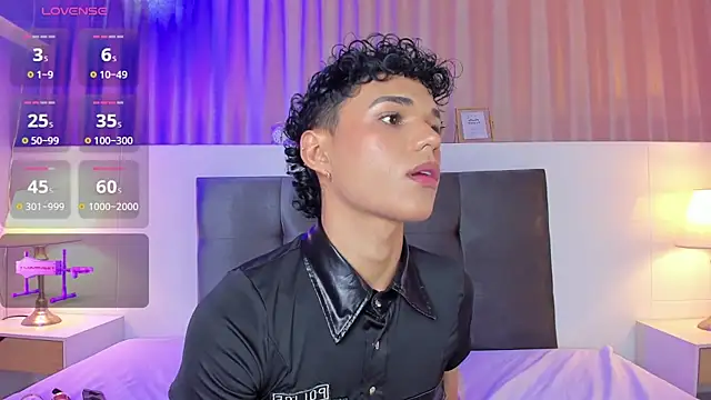 Snapshot of Kai_riptide chatting on January 13, 2026, 8:36 pm Kai riptide online show from January 13, 2026, 8:36 pm