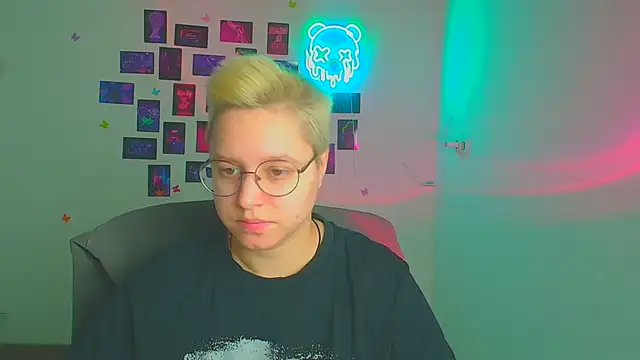 Bella Swannn online show from March 19, 2026, 5:55 am