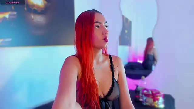 SahraJohnsonn online show from March 11, 2025, 12:28 pm