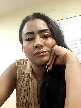 Snapshot of Ariana_Rodriguez chatting on April 28, 2026, 2:55 pm Ariana Rodriguez online show from April 28, 2026, 2:55 pm