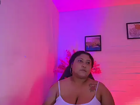 Snapshot of Ayliinn_ chatting on July 10, 2026, 12:37 am Ayliinn online show from July 10, 2026, 12:37 am