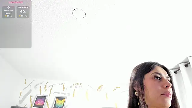 Cristal Velle online show from November 4, 2025, 12:37 pm