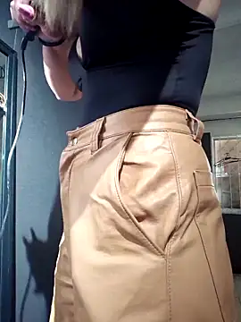 Isabella Varella online show from September 17, 2025, 12:51 pm