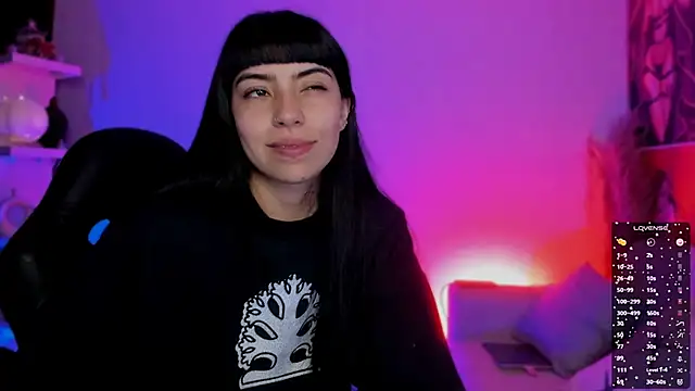 Snapshot of Saraa_Desiree chatting on October 17, 2025, 11:29 pm Saraa Desiree online show from October 17, 2025, 11:29 pm