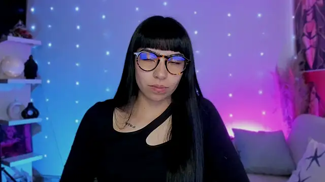 Snapshot of Saraa_Desiree chatting on October 23, 2025, 7:34 pm Saraa Desiree online show from October 23, 2025, 7:34 pm
